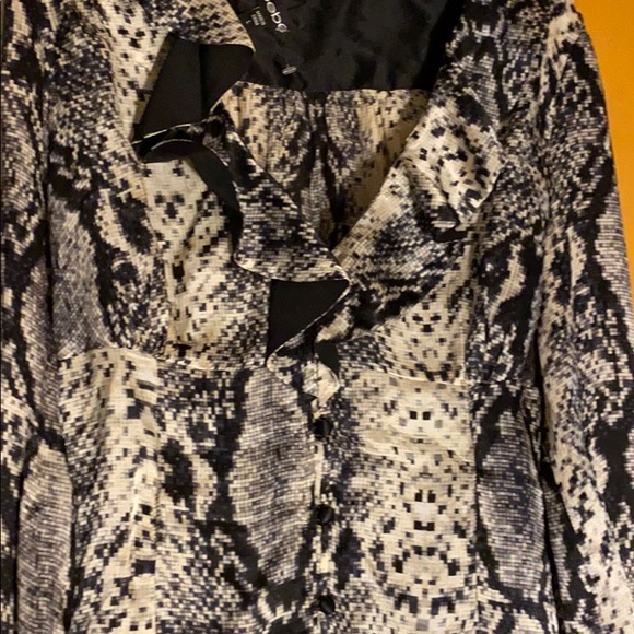 Beautiful Snakeskin Silk!!!๐๐๐ - Picture 7 of 8